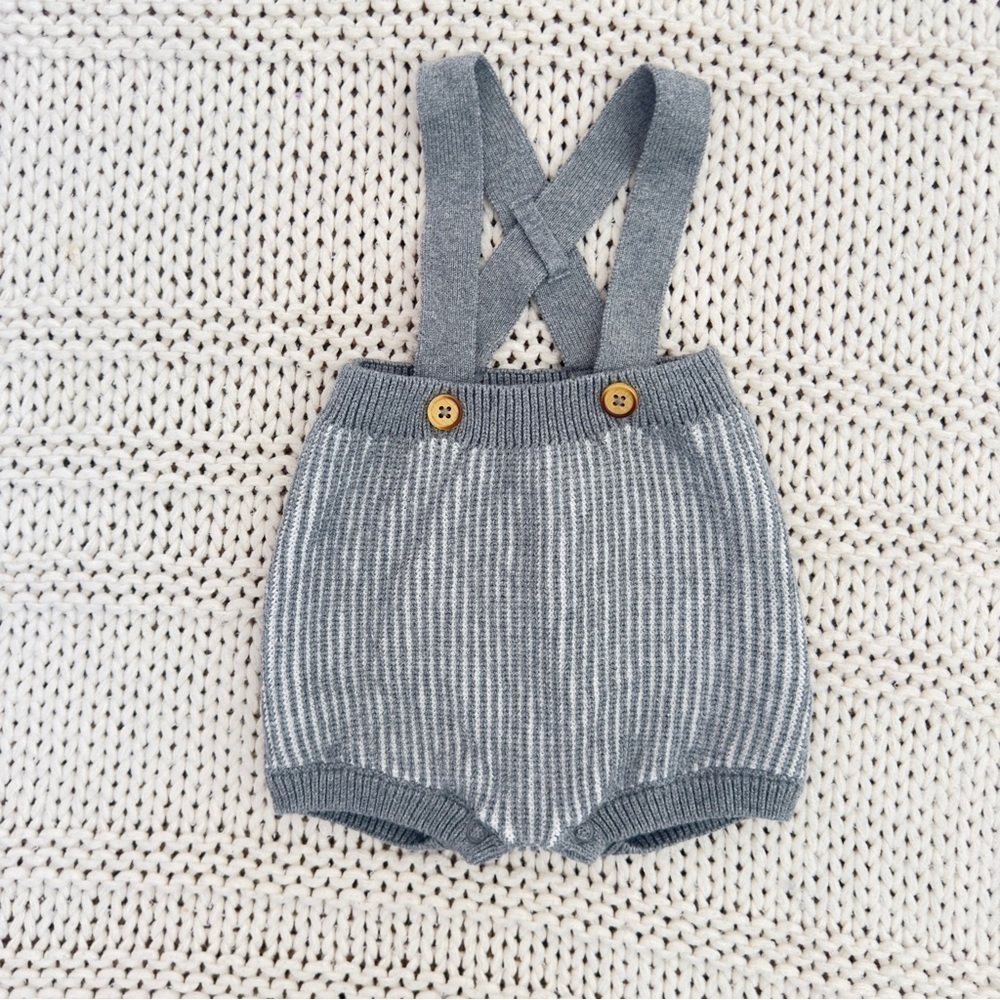 NWOT Cat & Jack Sleeveless Knitted Gray Baby Gray 100% Cotton Romper 0-3 Months
